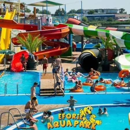 Vila Dona Cu Piscina 招待所