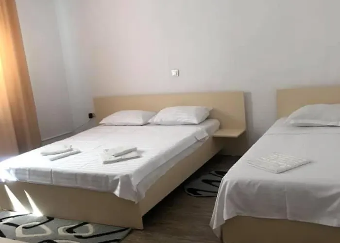 Gasthuis Vila Dona Cu Piscina Eforie Nord